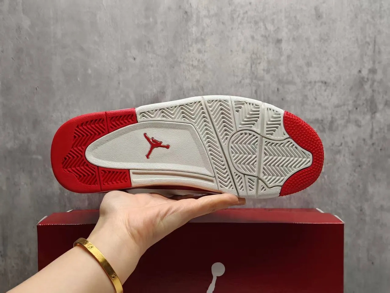 Air Jordan 4 সাদা লাল হার্ট চার্ম বাস্কেটবল জুতো 10