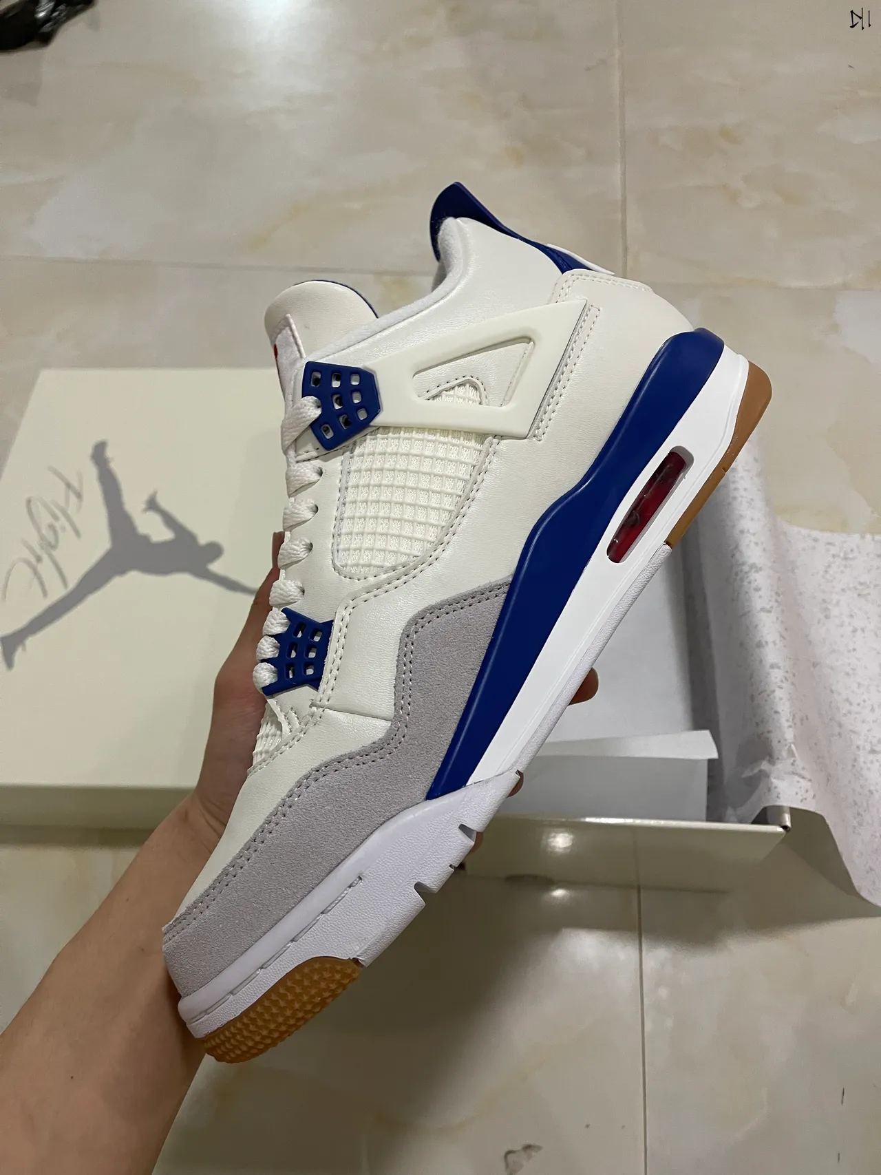 Zapatillas de baloncesto Air Jordan 4 blanco, azul real, gris y goma 4