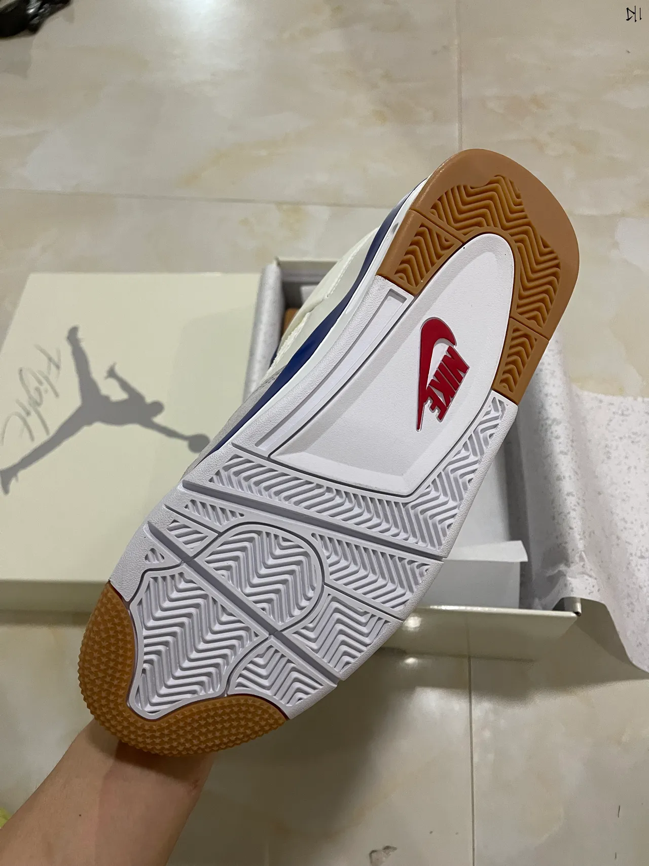 Zapatillas de baloncesto Air Jordan 4 blanco, azul real, gris y goma 5