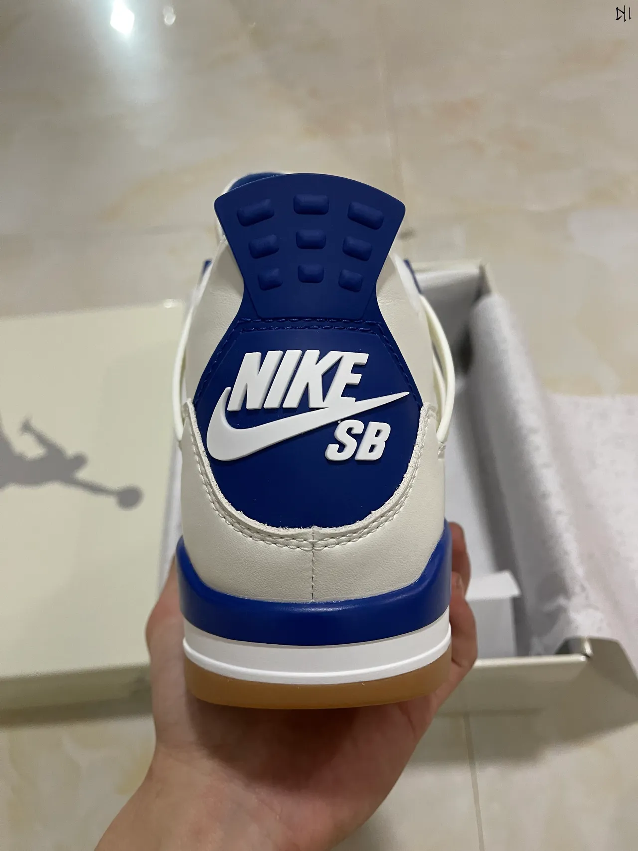 Zapatillas de baloncesto Air Jordan 4 blanco, azul real, gris y goma 6