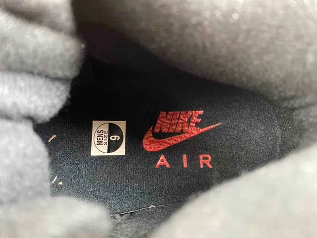 حذاء كرة السلة Air Jordan 5 صاعقة البرق باللونين الأسود والأحمر 7