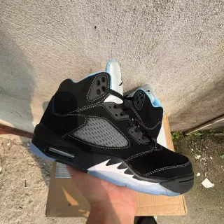 Tênis de basquete Air Jordan 5 preto branco azul claro