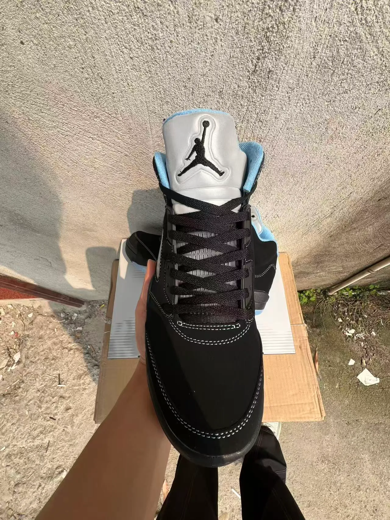 Tênis de basquete Air Jordan 5 preto branco azul claro 3