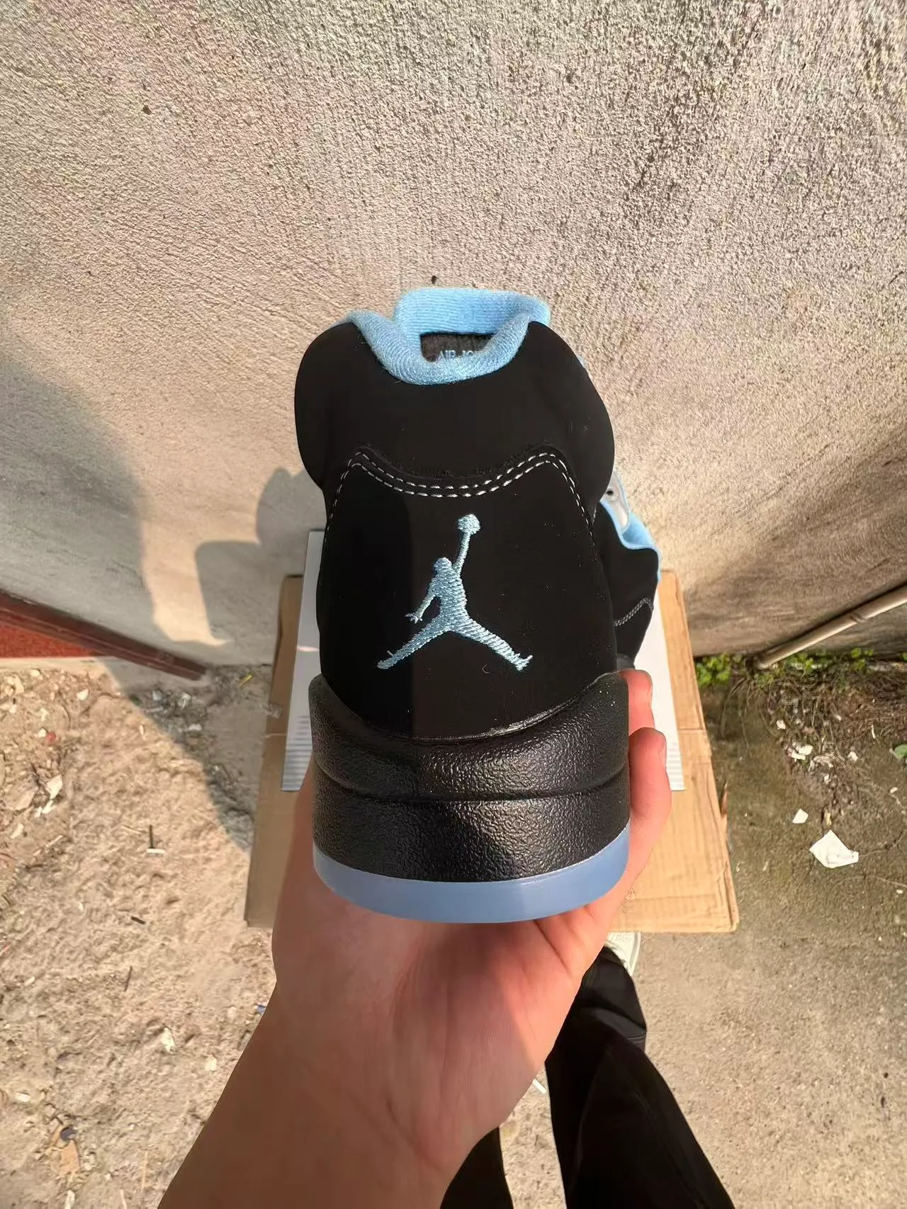 Tênis de basquete Air Jordan 5 preto branco azul claro 8