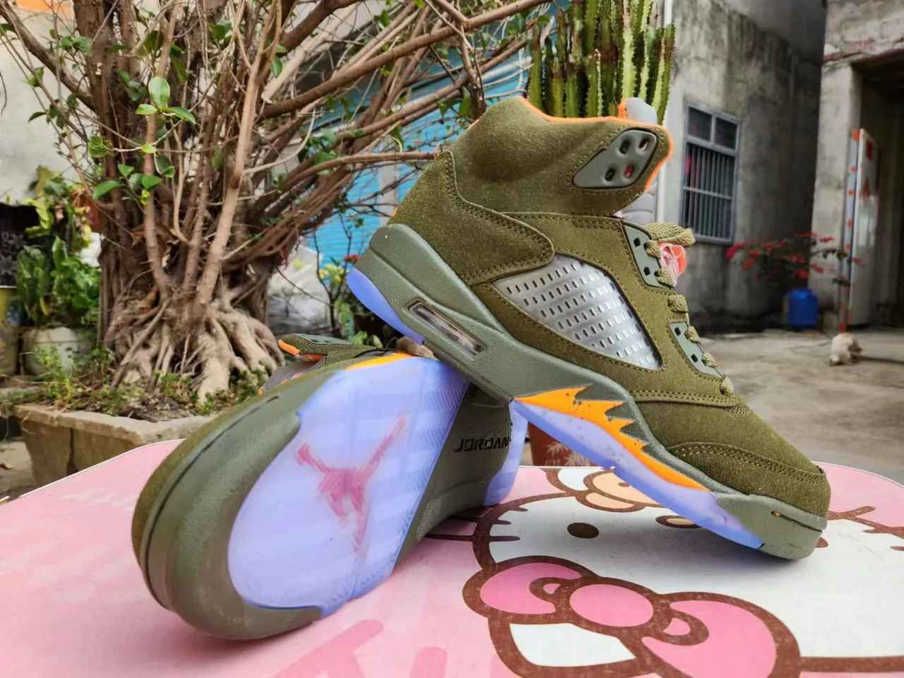 Tênis de basquete Air Jordan 5 verde-oliva e chama laranja 3
