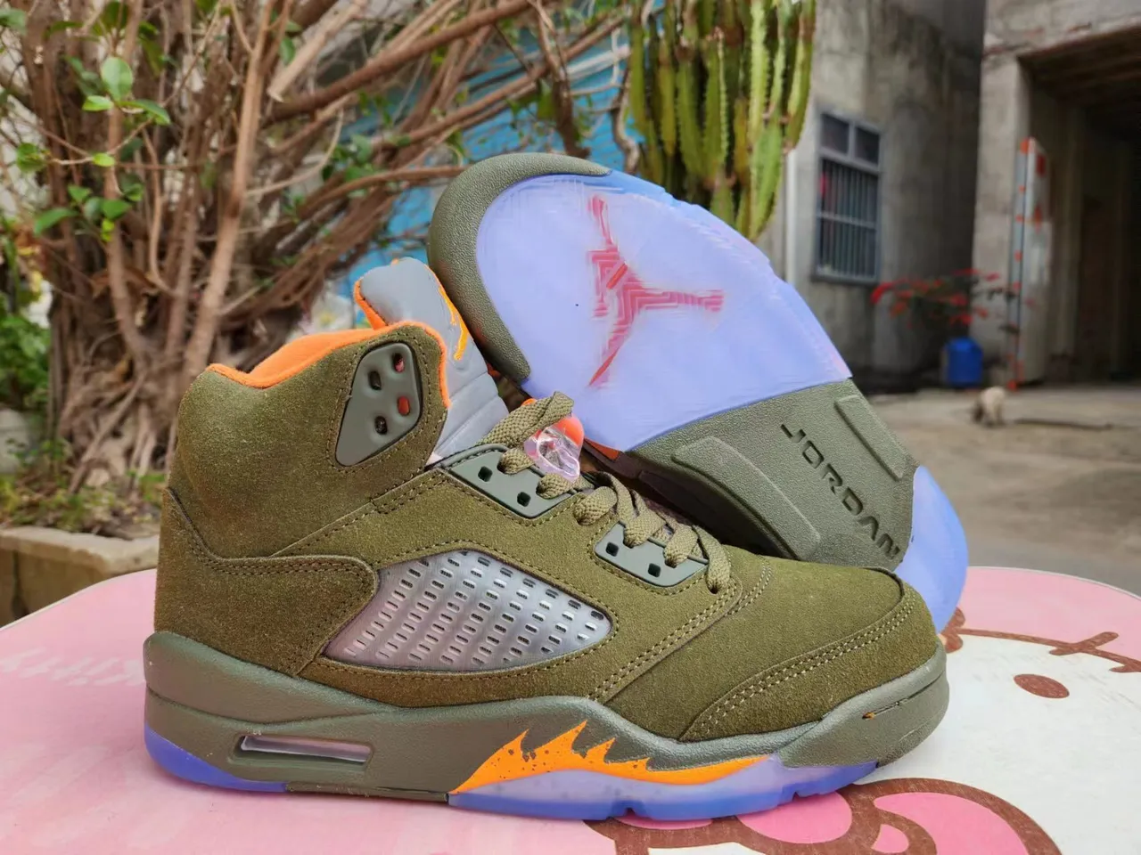 Tênis de basquete Air Jordan 5 verde-oliva e chama laranja 5