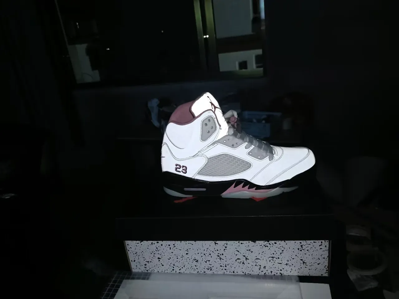 Air Jordan 5 Tênis de Basquete Branco Rosa Cinza 2
