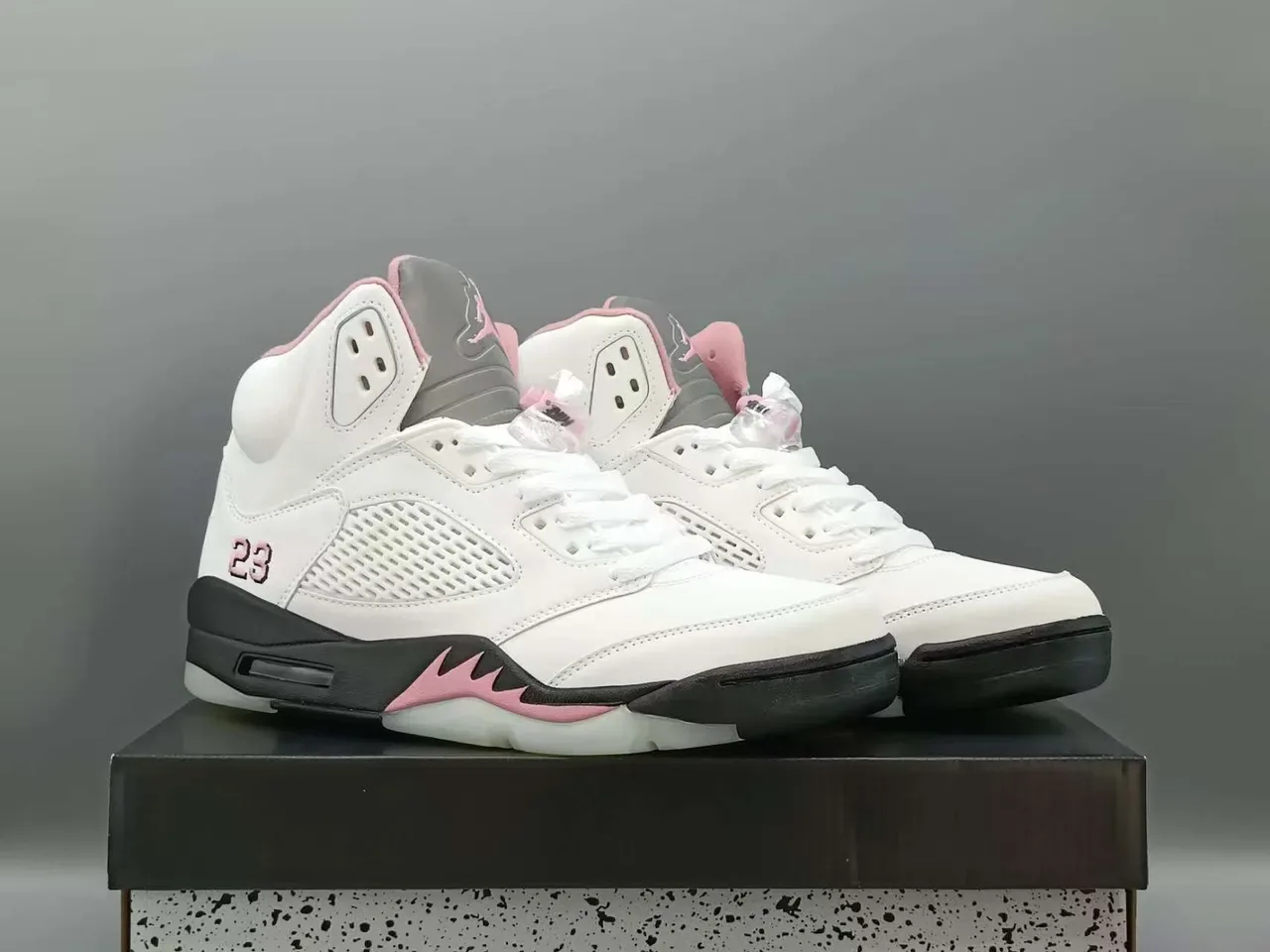 Air Jordan 5 Tênis de Basquete Branco Rosa Cinza 3