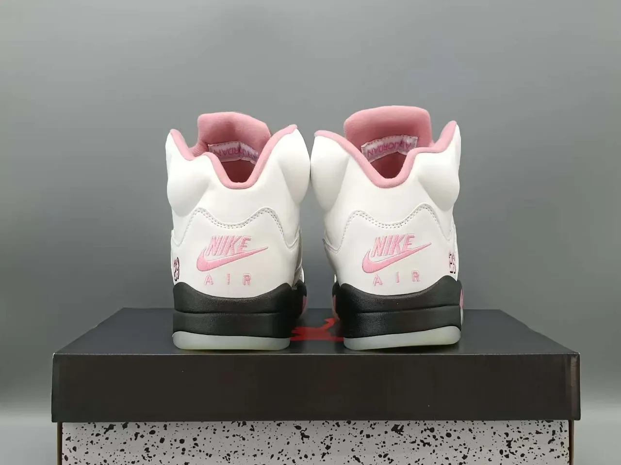 Air Jordan 5 Tênis de Basquete Branco Rosa Cinza 6