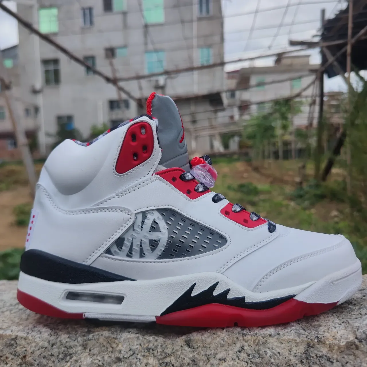 Air Jordan 5 Zapatos de Baloncesto Blancos Rojos Grises 2