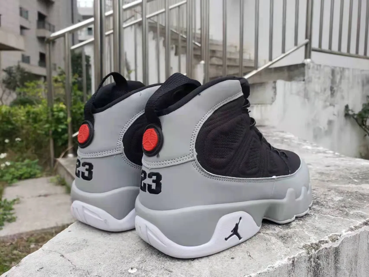 Air Jordan 9 काले और स्लेटी बास्केटबॉल जूते 4