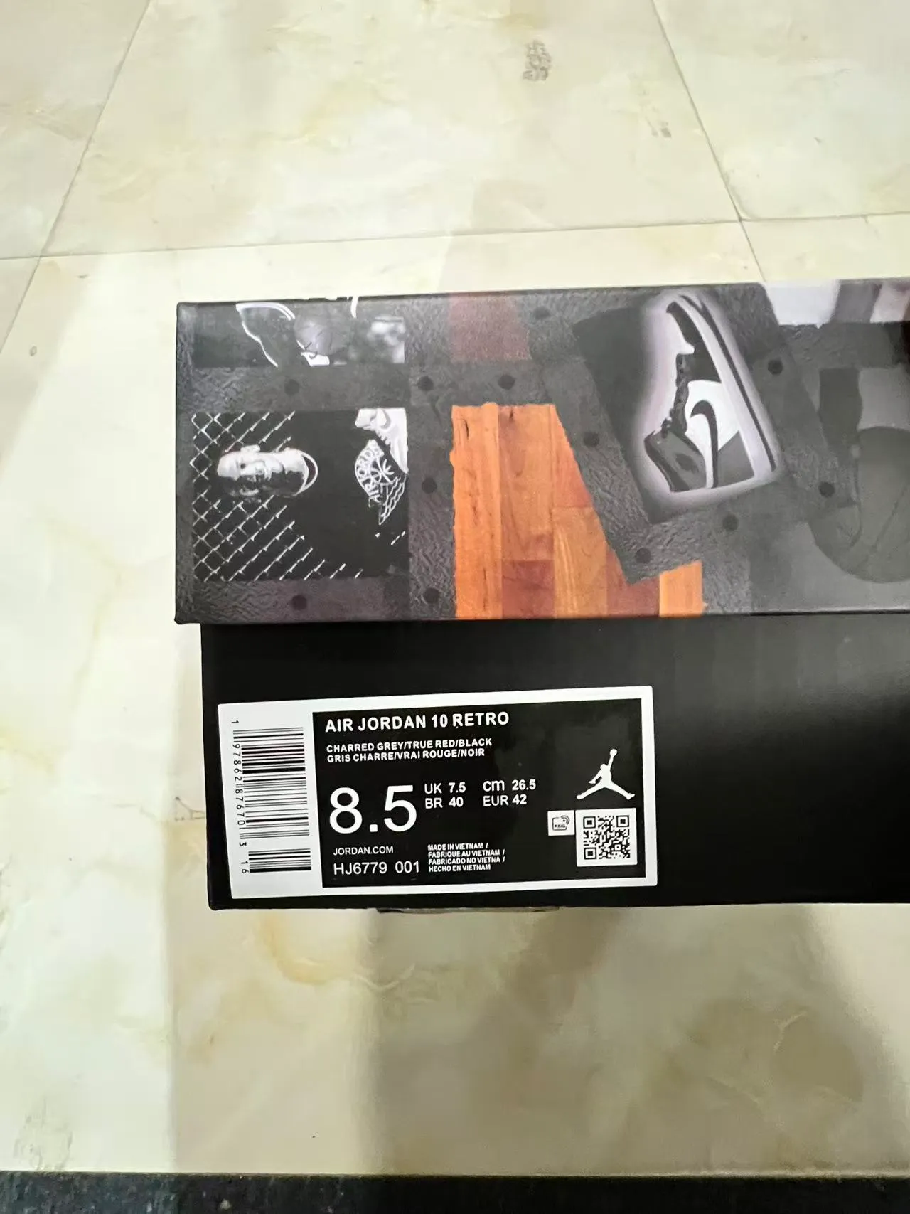 Air Jordan 灰黑配色高帮多层绒面革与荔枝纹皮革篮球鞋 10