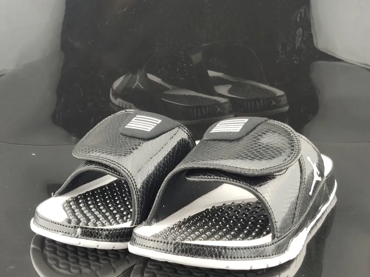 Air Jordan Slide Noir Cuir de Serpent Brillant Texturé Bretelle Sandale 2