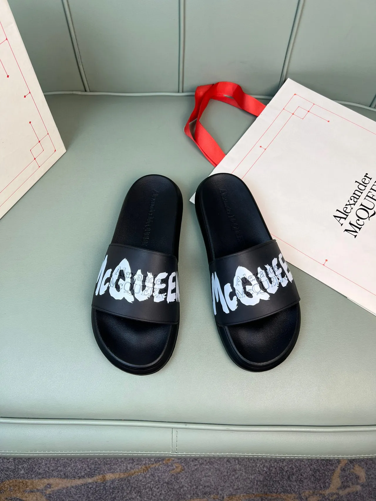 Alexander McQueen Noir Blanc Logo-Print Sangle Semelle de Caoutchouc Moulée Chaussons 8