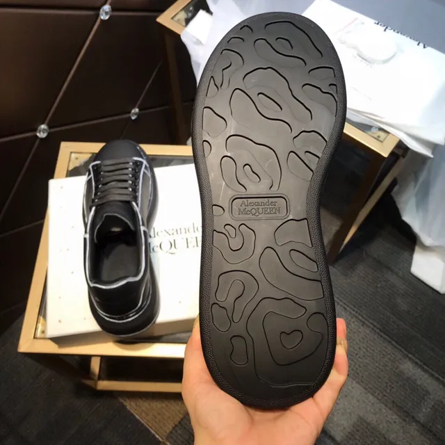 Alexander McQueen Oversized Sneaker Black White Platform Sole Contrast Stitching Lifestyle Sneakers 3