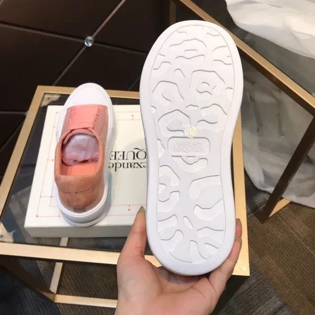 Alexander McQueen 粉色和白色 Oversized 生活方式运动鞋 3