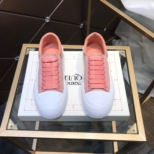 Alexander McQueen 粉色和白色 Oversized 生活方式运动鞋 9