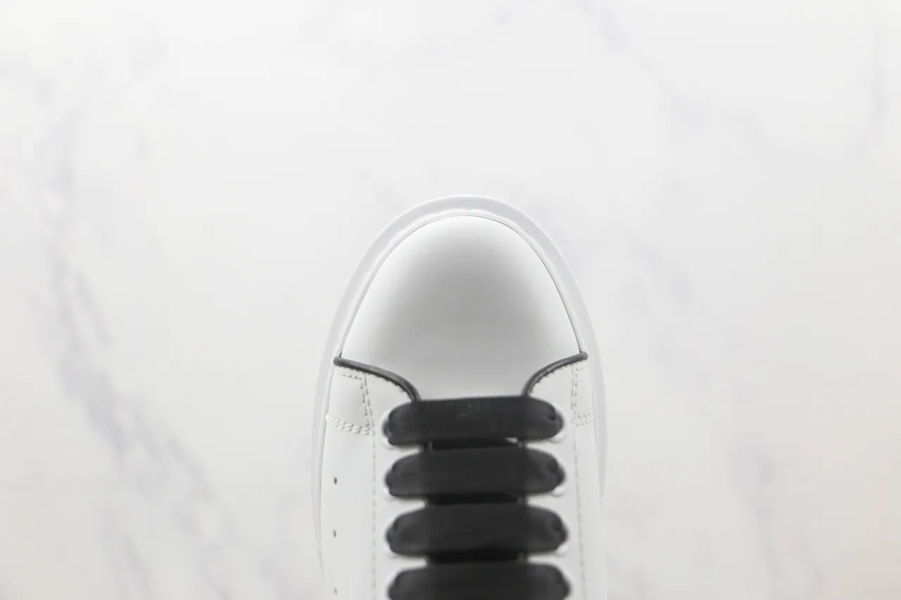 Alexander McQueen Oversized Sneaker White Black Platform Sole Smooth Leather Upper Lifestyle Sneakers 6