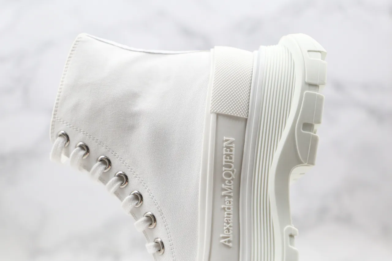 Alexander McQueen Tênis oversized branco de lona Botina Martin 5