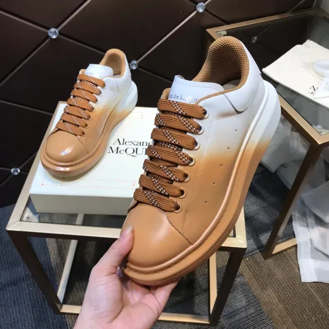 Alexander McQueen ओवरसाइज्ड स्नीकर व्हाइट टू टैन ग्रेडिएंट लाइफस्टाइल स्नीकर 2