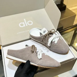 Alo Beige White Suede Upper Dual-Tone Laces Lifestyle Sneakers