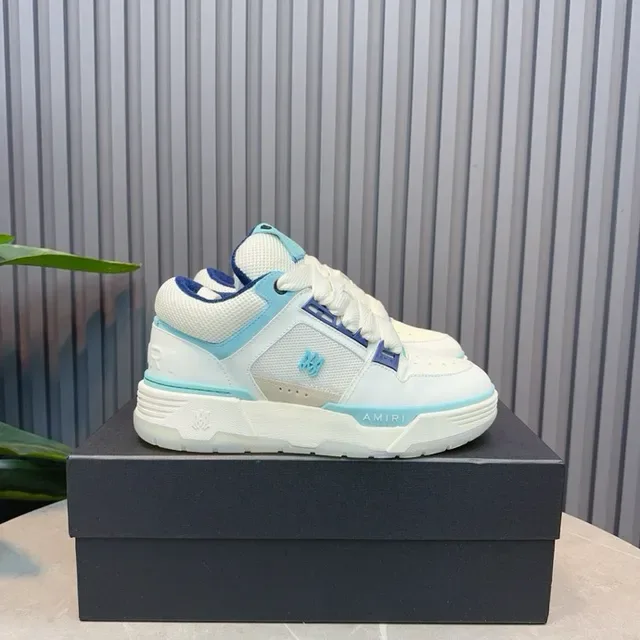 Amiri MA Court Blanco Azul Claro Azul Marino Zapatillas lifestyle 4