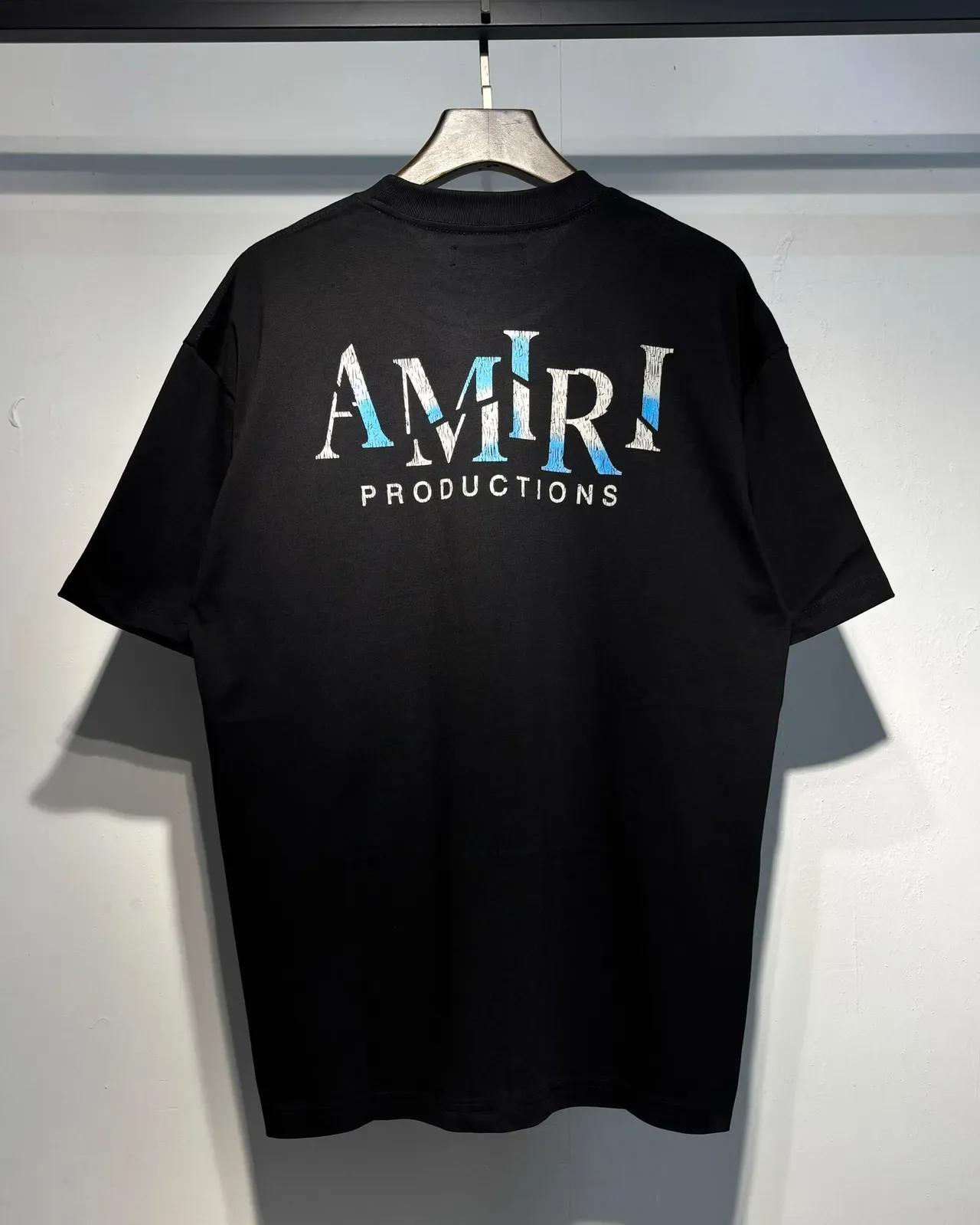 Amiri 剧院面具玫瑰图案黑色T恤 5