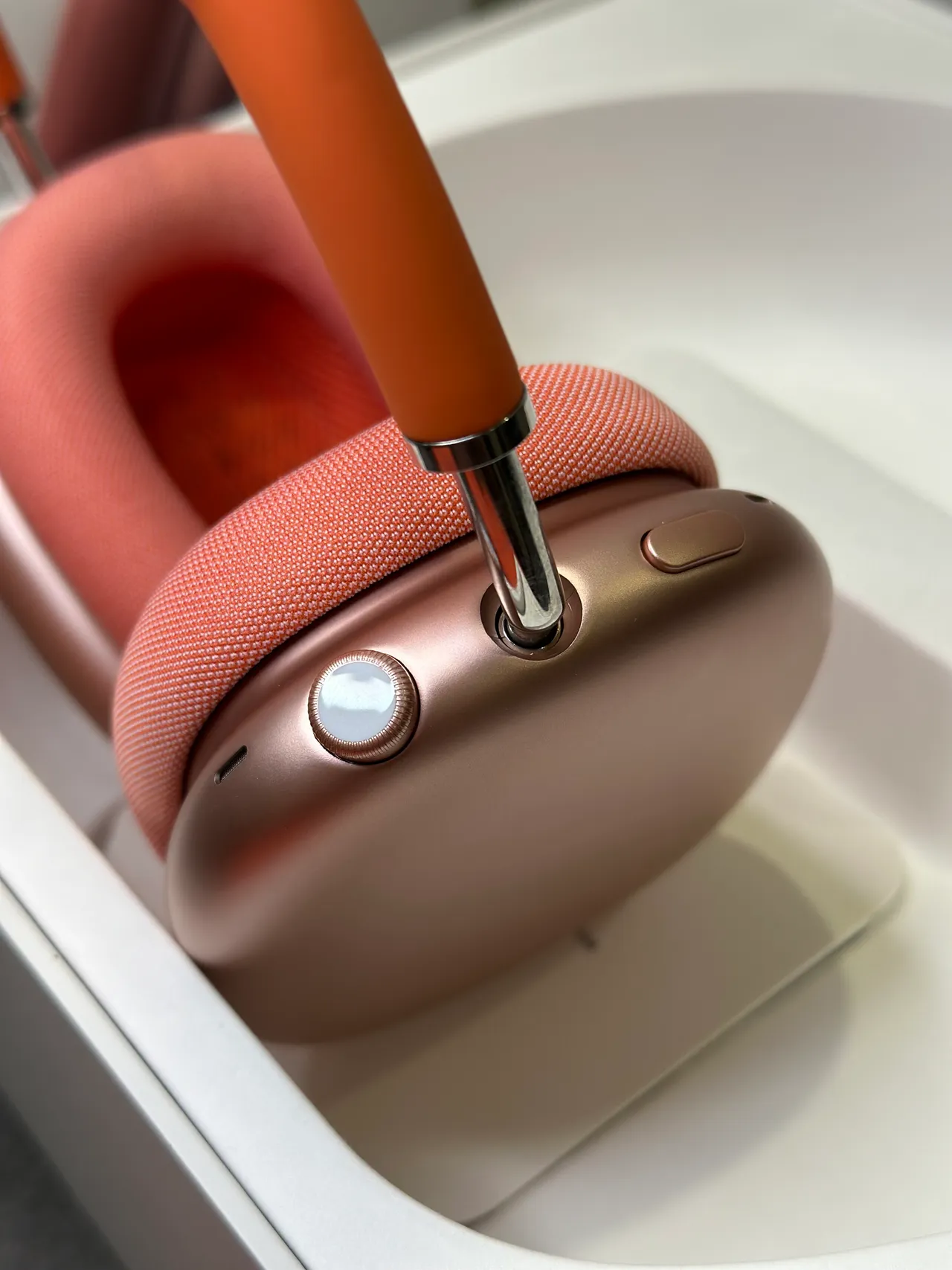 Apple AirPods Max naranja auriculares over-ear 12