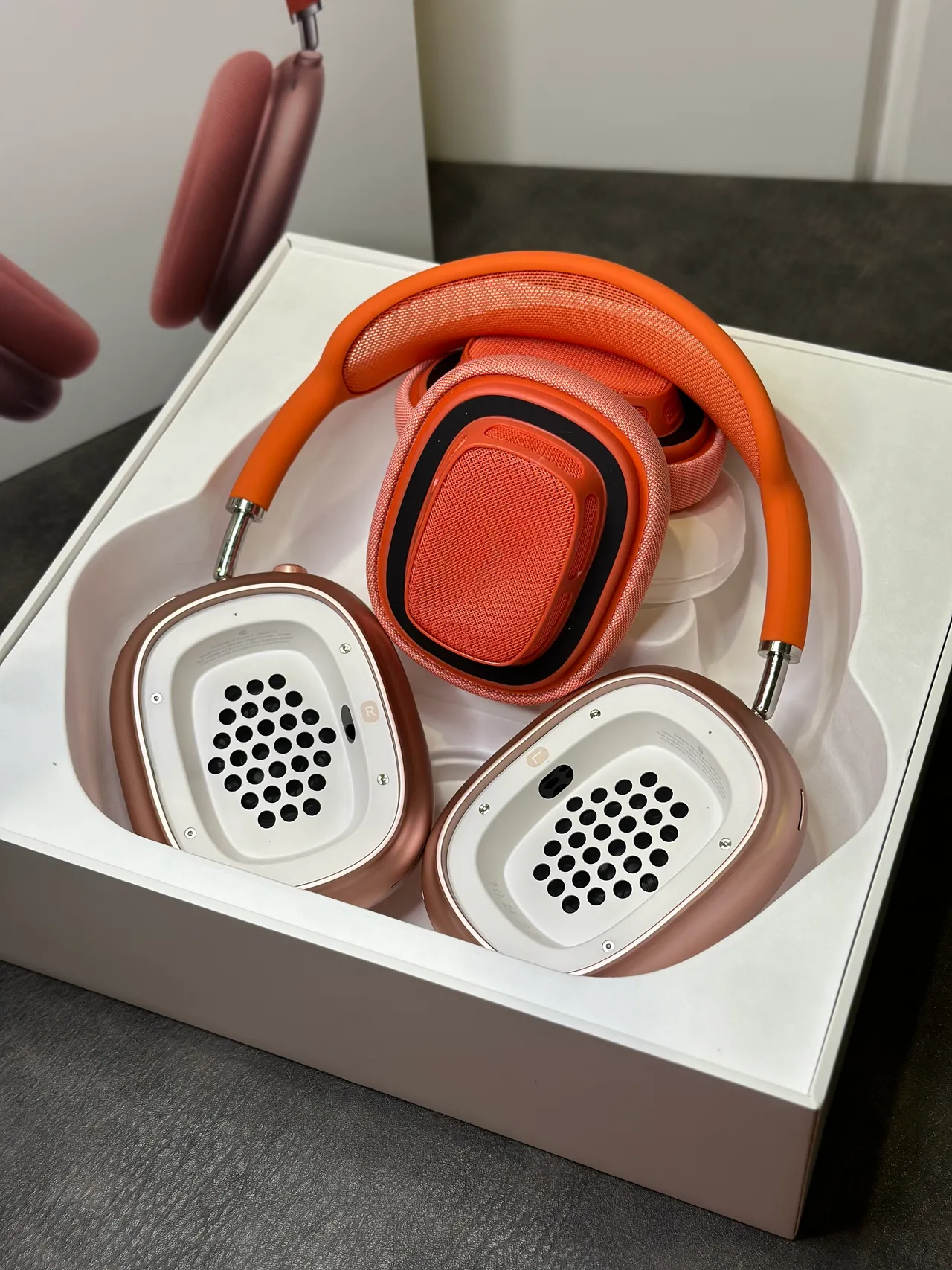 Apple AirPods Max naranja auriculares over-ear 16