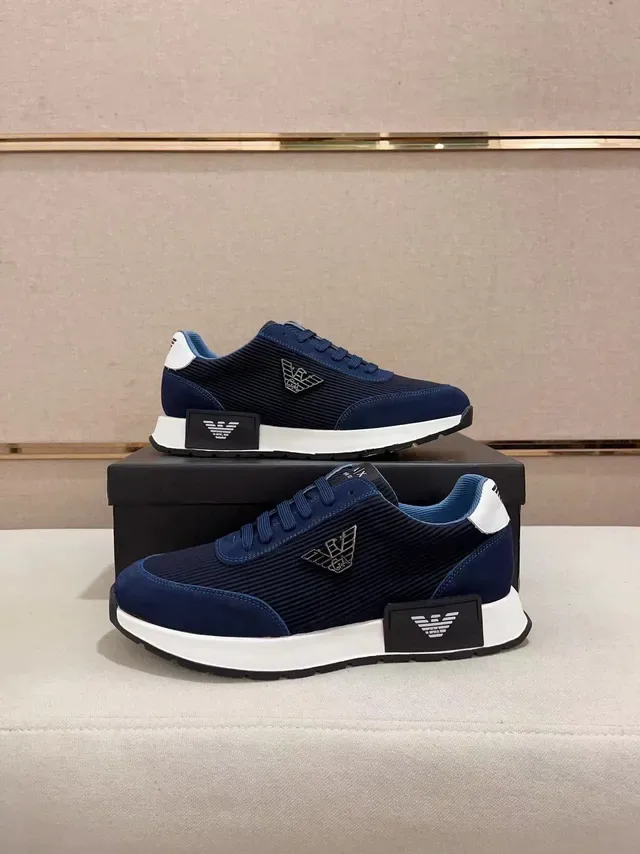 Armani Exchange नेवी ब्लू रिब्ड निट और सुएड लाइफस्टाइल स्नीकर 6