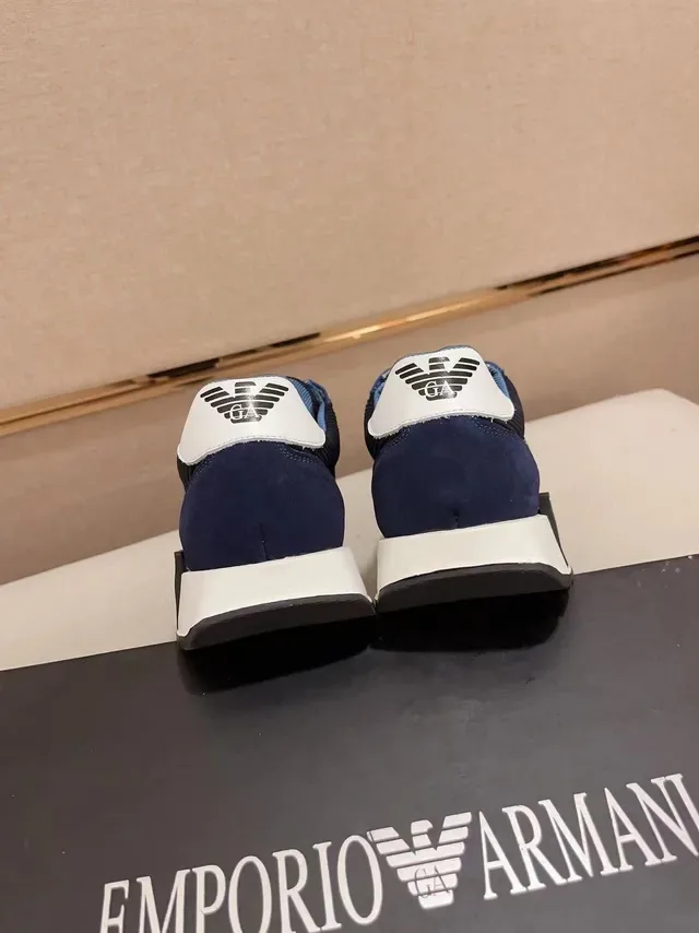 Armani Exchange नेवी ब्लू रिब्ड निट और सुएड लाइफस्टाइल स्नीकर 7