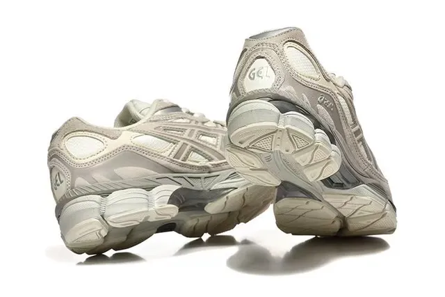 ASICS 米灰色 分层合成笼式网面 厚底鞋 5