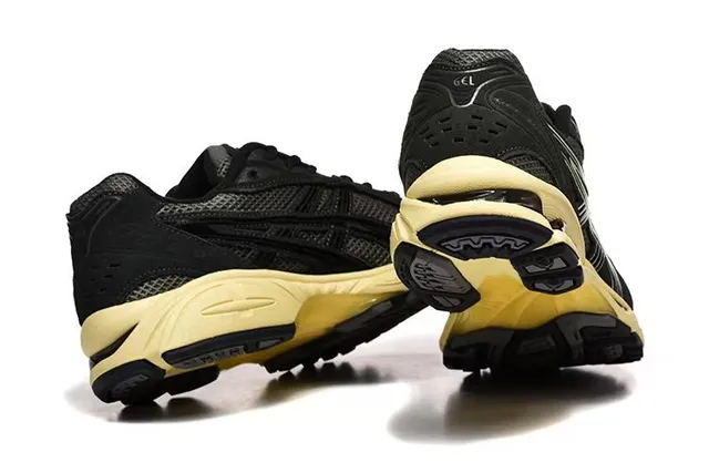 ASICS 黑色米色 网布-合成鞋面 奶油色中底 跑步鞋 4
