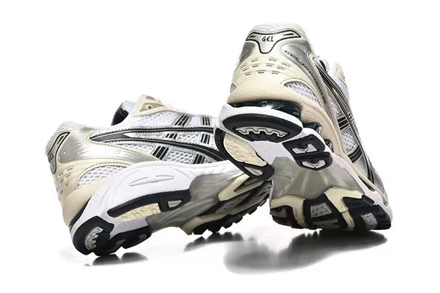 ASICS Gel-Kayano বেইজ সিলভার কাঠামোগত স্থিতিশীলতা জুতা জাল এবং সিন্থেটিক ওভারলে উপর চলমান জুতা 5