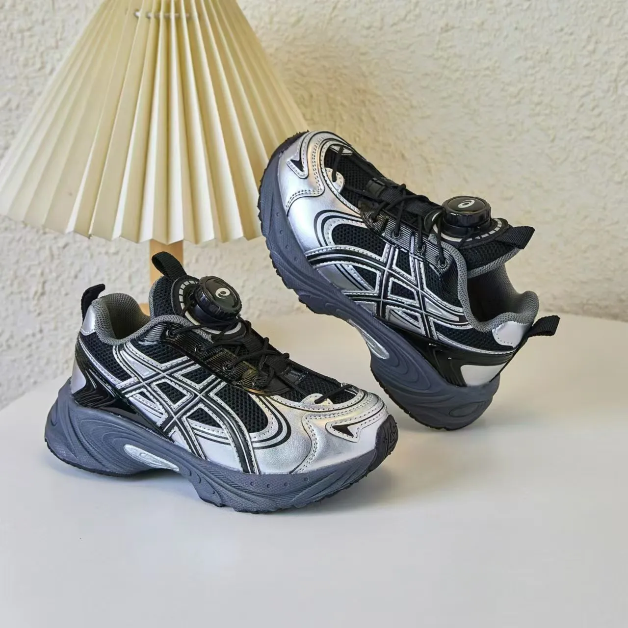 ASICS Gel-Kayano Black Silver Platform Sole Mesh And Synthetic Overlay Construction Chunky Sneakers 7