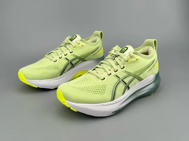 ASICS Gel-Kayano लाइम ग्रीन रनिंग जूते 6