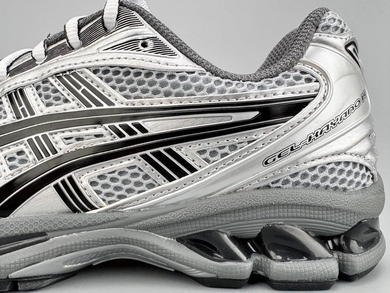 ASICS Gel-Kayano Prata Preto Cinza Tênis de corrida 7