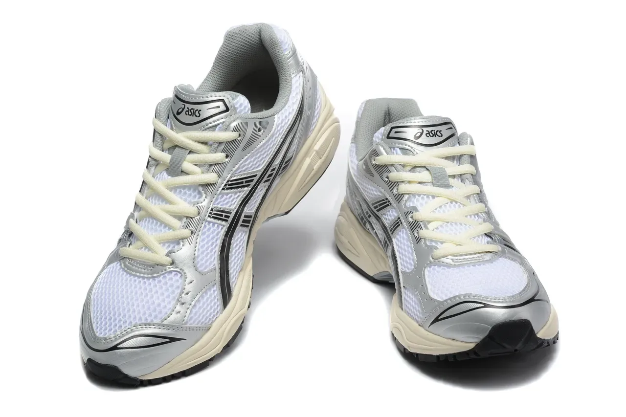 ASICS Gel-Kayano Argent Noir Métallique Recouvrements Synthétiques Maille Blanche Ingénierie Chaussures de course 2
