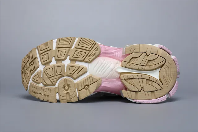 ASICS حذاء رياضي كبير أبيض وردي ببناء وسط كعب شبكي وطبقة تركيبية 6