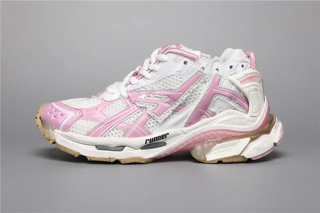 ASICS حذاء رياضي كبير أبيض وردي ببناء وسط كعب شبكي وطبقة تركيبية 9