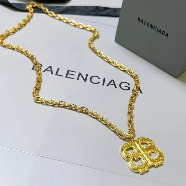 Colar Balenciaga BB Tono Dourado Interlocking BB 6