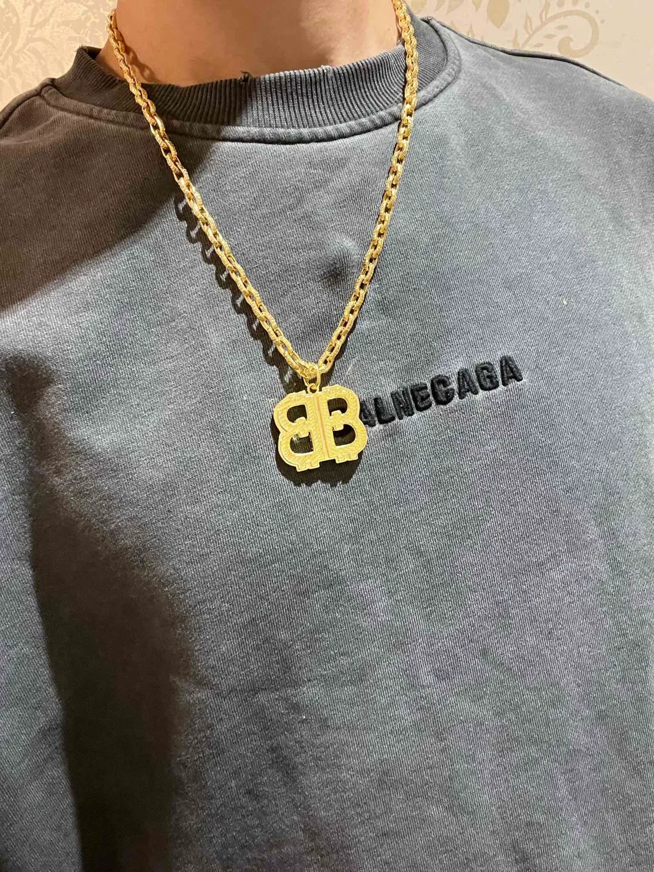 Colar Balenciaga BB Tono Dourado Interlocking BB 8