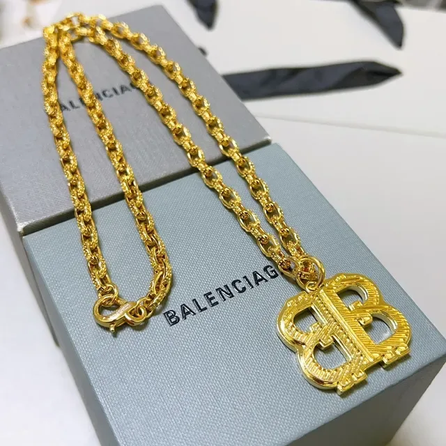 Colar Balenciaga BB Tono Dourado Interlocking BB 9
