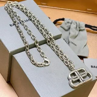 Balenciaga Double B Cadena Plateada Hebilla Collar