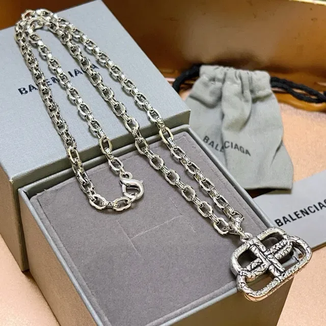 Balenciaga Double B Corrente Prateada Fivela Colar 5