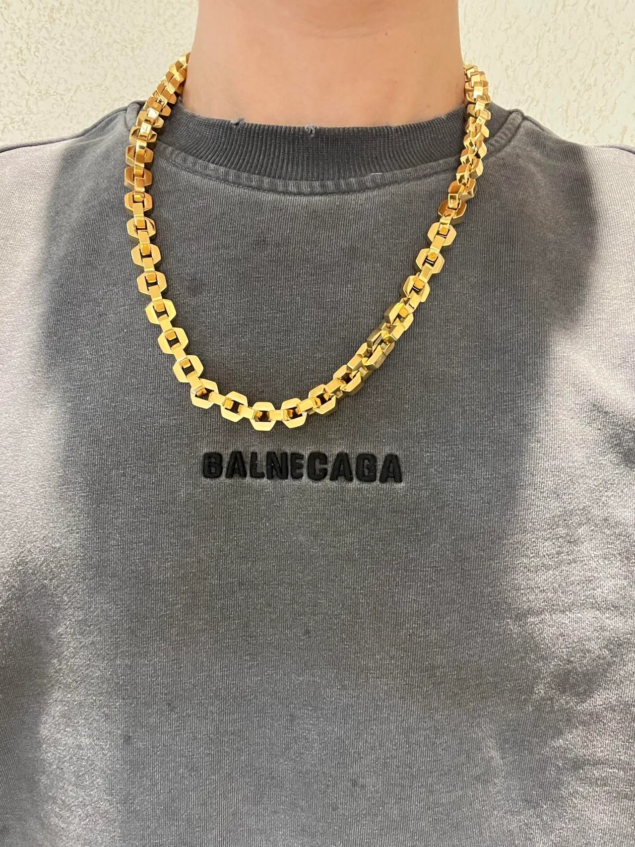 Balenciaga قلادة سلسلة هندسية سميكة بلون ذهبي 5