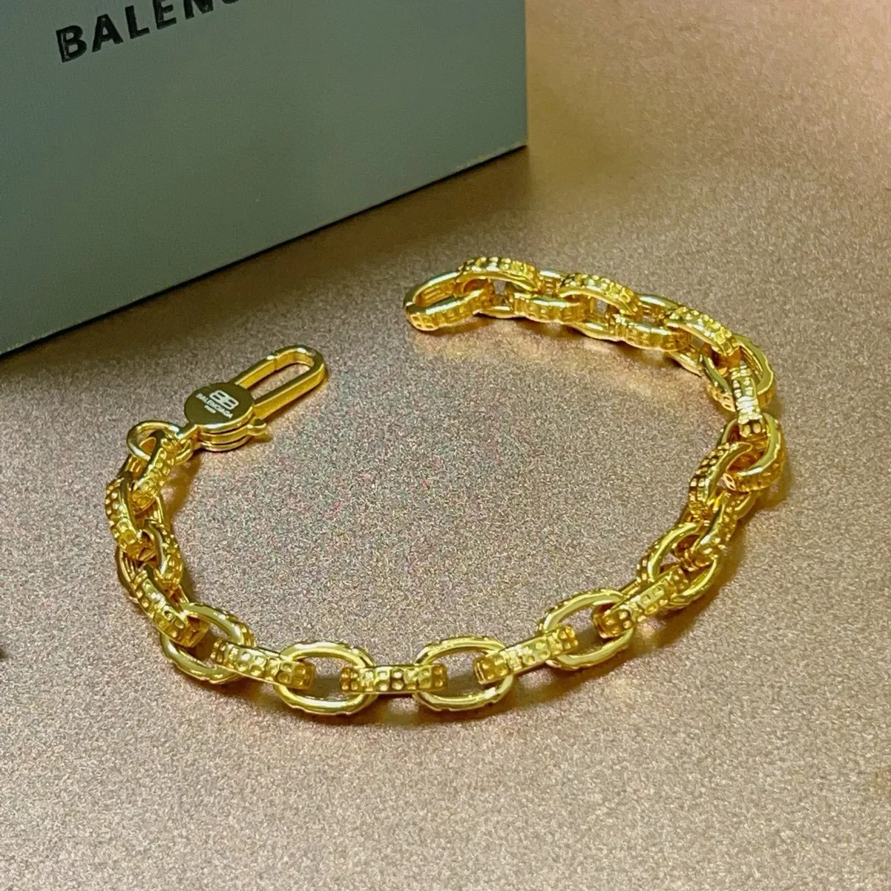 Balenciaga Pulsera Chunky Oval-Link Dorado 2