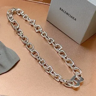 बैलेंसियागा Defender सिल्वर chunky link chain ज्योमेट्रिक interlocking links नेकलेस