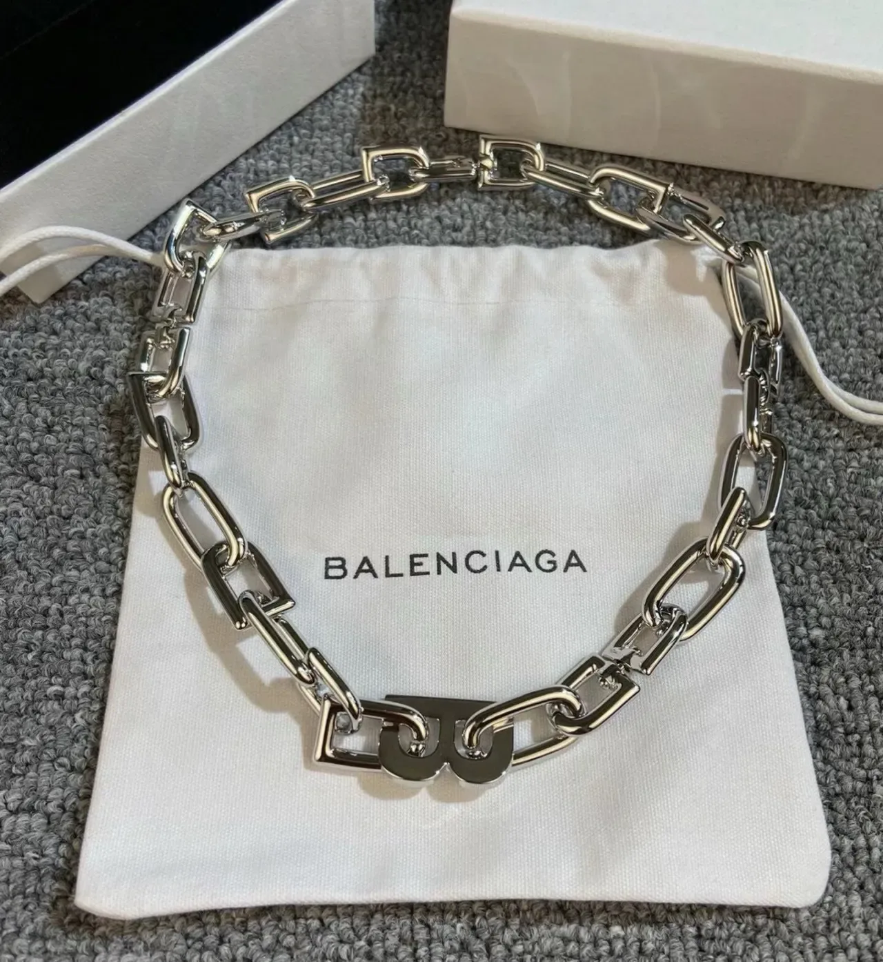 ব্যালেন্সিয়াগা Defender সিলভার chunky link chain জ্যামিতিক interlocking links নেকলেস 2