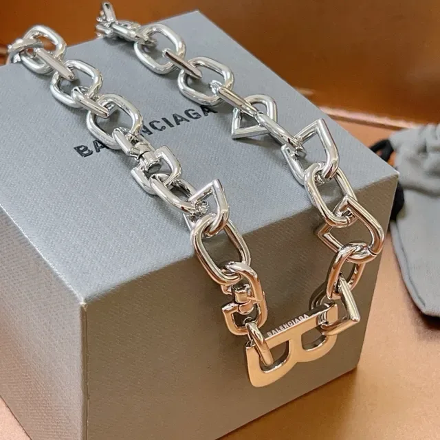 ব্যালেন্সিয়াগা Defender সিলভার chunky link chain জ্যামিতিক interlocking links নেকলেস 4